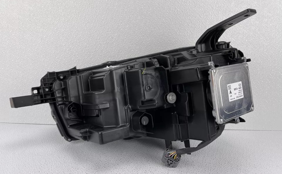 მაშუქი წინა მარჯვენა LEVELLING/LED DRL/AFS - MAZDA CX50 2023-